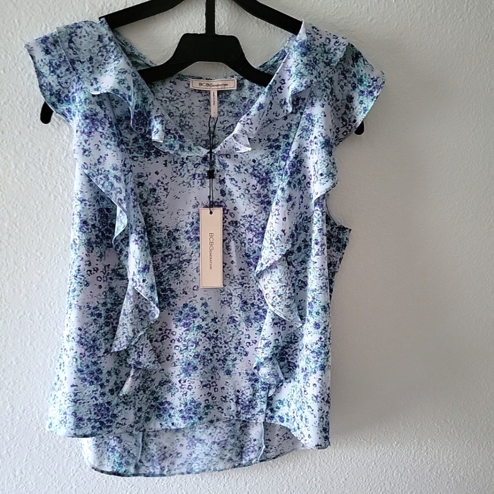 BCBGeneration Flutter Sleeve Ruffle Trim Top - Picture 10 of 10